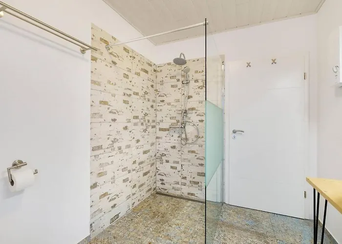 Wunderschoenes Im Gruenen Kehrig