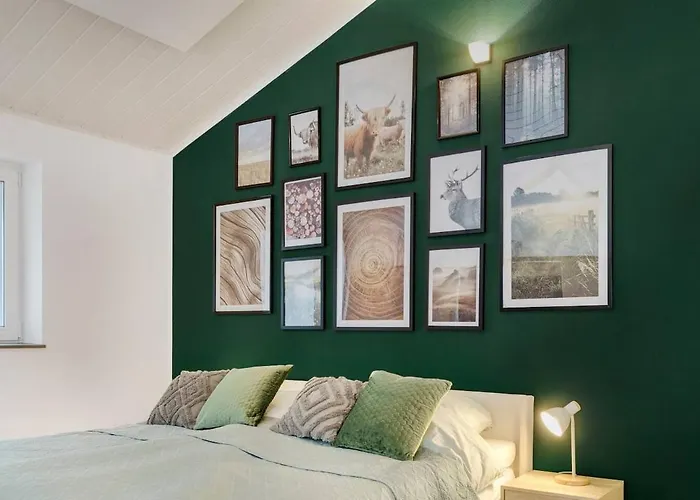 Wunderschoenes Im Gruenen Nyaraló *