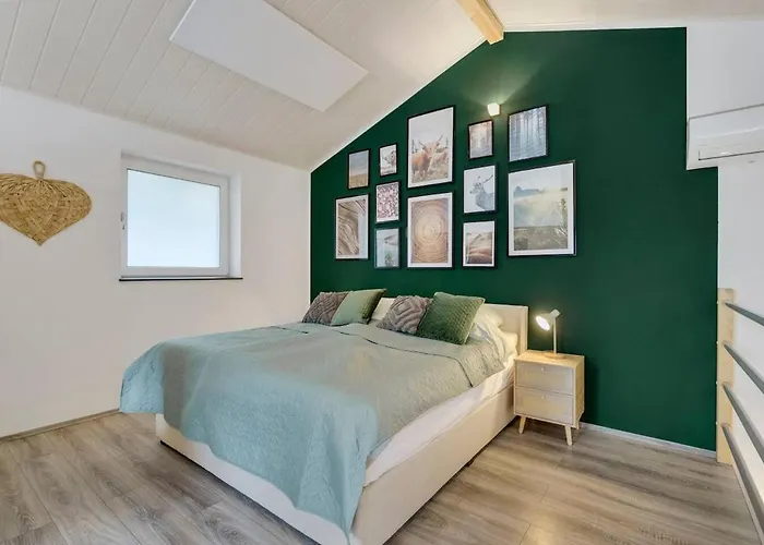 Wunderschoenes Im Gruenen Nyaraló *